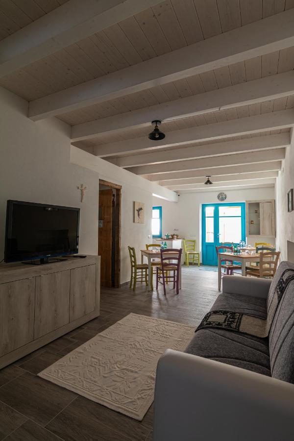 La Vecchia Dimora Bed and Breakfast Marrùbiu Exteriör bild